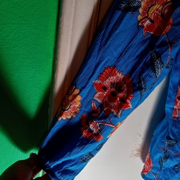 LOFT Beach Blue Floral Blouse - Picture 7 of 8